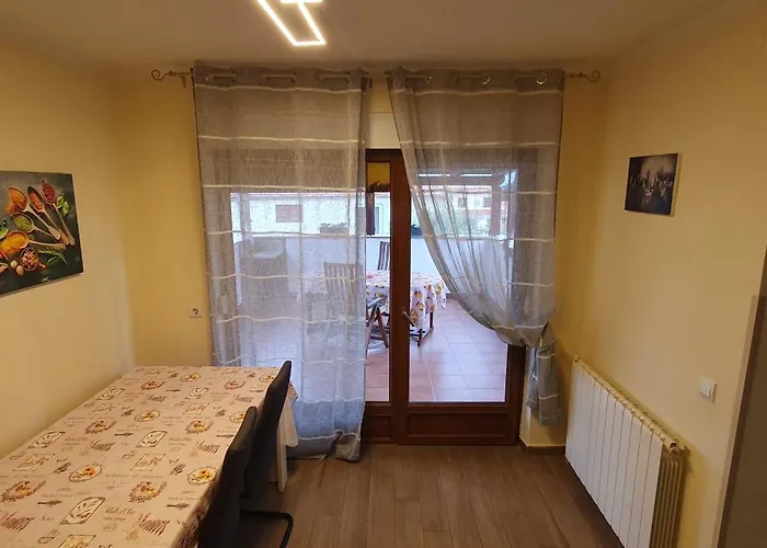 & Matan * Ρόβινι