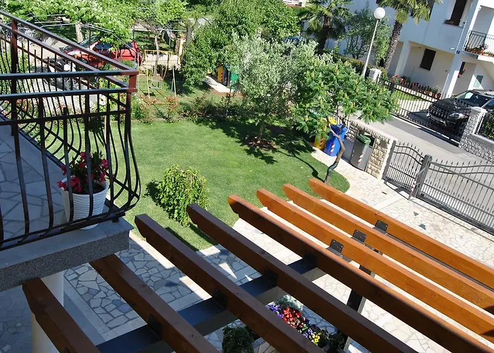 & Matan Ρόβινι